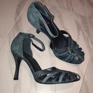 NEW Carlos Santana Leather and Suede Heels